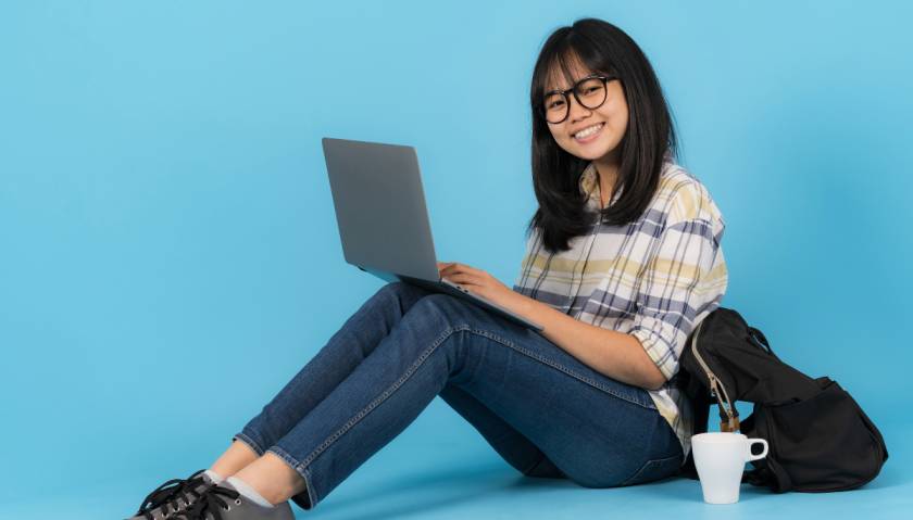 free laptop yojana